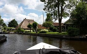 d'Oude Herbergh, vakantiehuizen aan het water